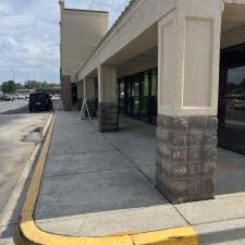 Top-Quality-Store-Front-Cleaning-Performed-in-Eastman-Ga 3